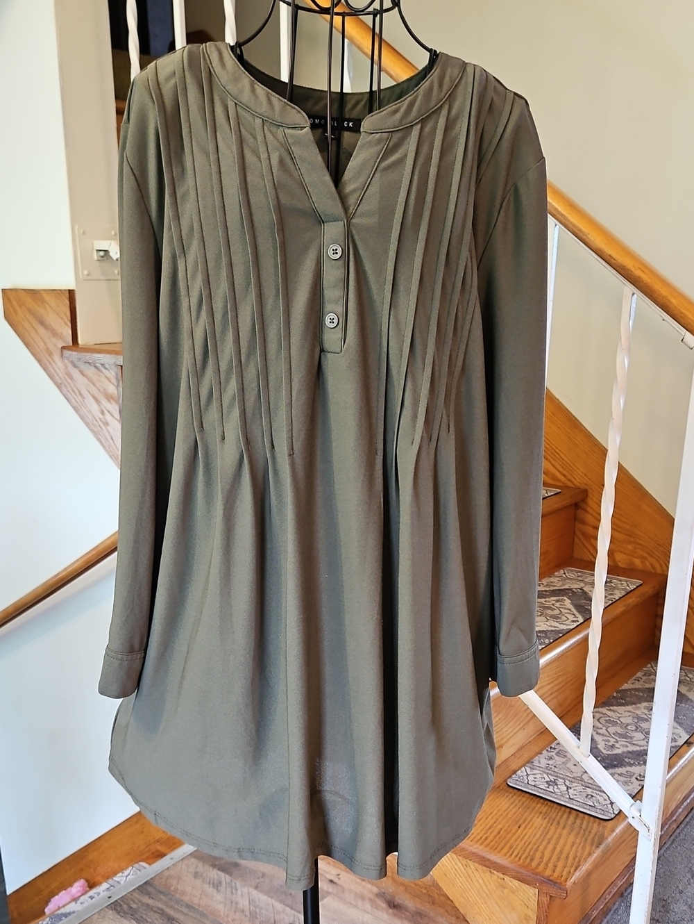 👚Como Black Olive Green Pleated Tunic Top